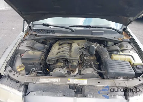 2010 Chrysler 300 Touring/Signature Series/Executive Series from USA, damaged, VIN 2C3CA5CV2AH195499